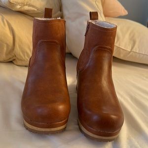 Universal Thread chunky heel boots